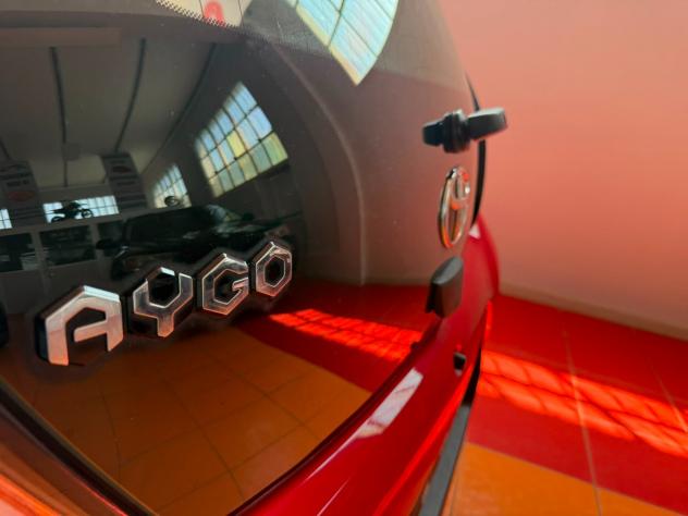 Toyota Aygo 1.0 VVT-i 72 CV 5 porte x-cool - Foto 9