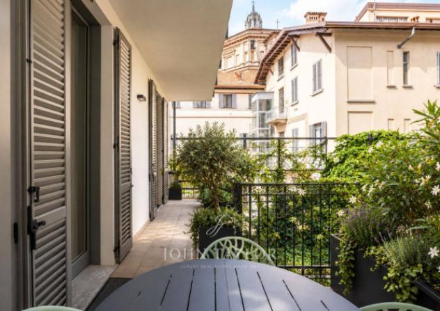 Appartamento di 115 m² con 5 locali in affitto a Milano