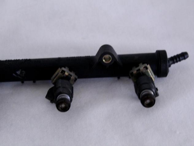 030133319L TUBO INIEZIONE E SERIE INIETTORI BENZINA VOLKSWAGEN POLO 6N1 6V2 1.4 B 44KW 5M 5P (1997) RICAMBIO USATO 030906031E - Foto 3