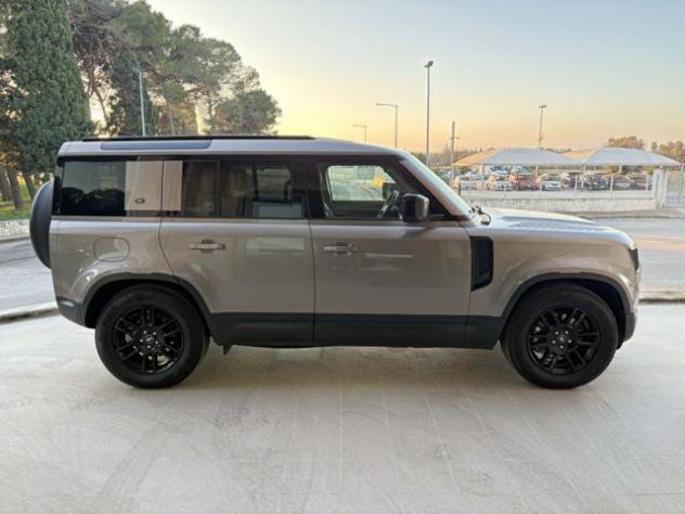 LAND ROVER Defender 110 3.0D I6 200 CV AWD Auto SE 7 POSTI rif. 23829897 - Foto 4