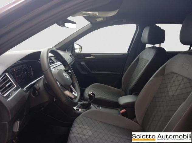 VOLKSWAGEN Tiguan 2.0 TDI 150 CV SCR DSG R-Line rif. 22799912 - Foto 9