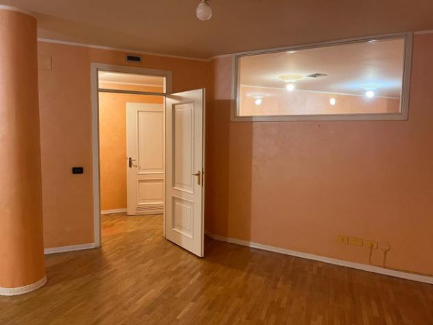 Immobile di 110 m² con 3 locali in affitto a Brescia - Foto 3