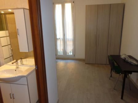 OFFRO STANZA SINGOLA CENTRO SOTTO LE 2TORRI -Eu420 - Foto 4