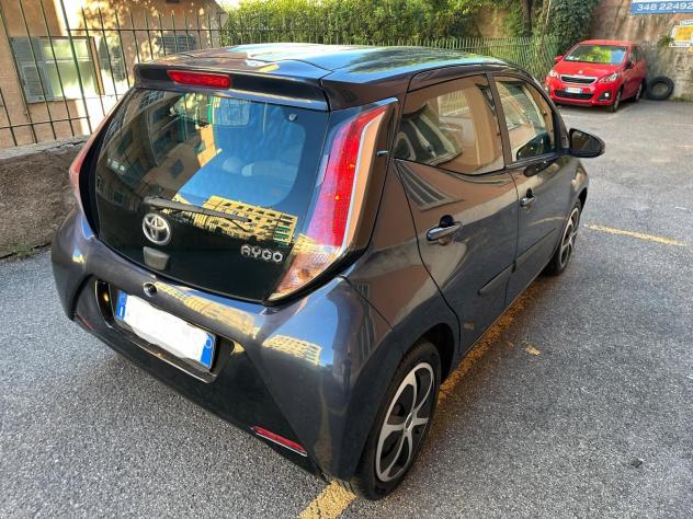 Toyota Aygo 1.0 VVT-i 69 CV 5 porte x-wave - Foto 4