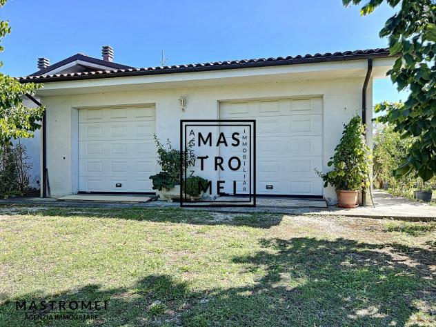 CASA INDIPENDENTE di 9 vani e di 300 mq (ALTOPASCIO) rif. 3404 - Foto 16