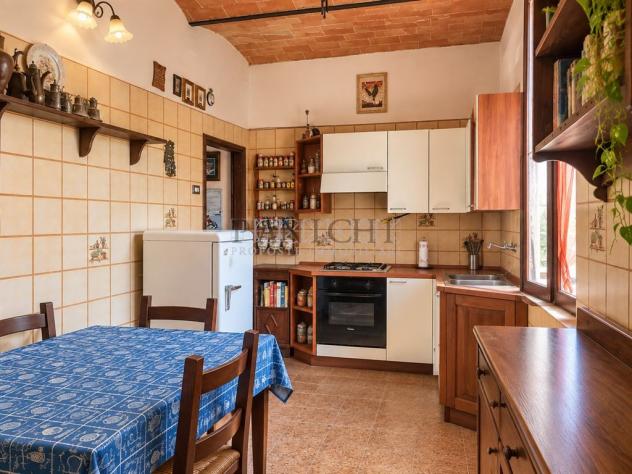 Appartamento nel centro storico con garage e cantina - Foto 3