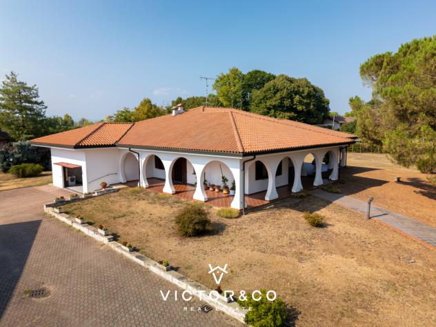 Villa in vendita a Momo