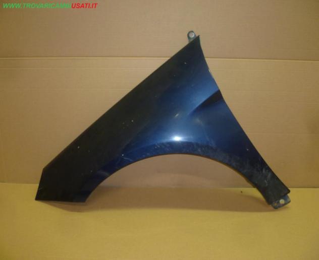 PARAFANGO ANT.S. BLU MET.  Carrozzeria  Lamierati esterni  Fiancate  Parafango ant. MERCEDES - Classe B - 01-04-2005 - 01-06-2008