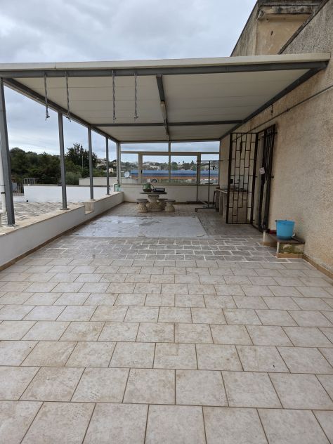 IMMOBILE INDIPENDENTE CON TERRAZZO VERANDA GARAGE - Foto 7