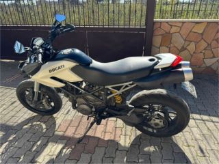 Hypermotard 796