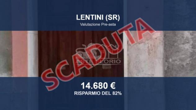 Immobile in asta di 150 m², box auto in vendita a Lentini
