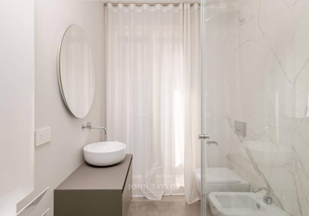 Appartamento di 90 m² con 5 locali e box auto in affitto a Milano - Foto 16