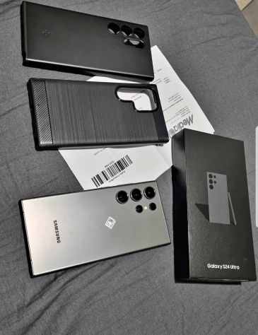 Samsung Galaxy S24 Ultra 256GB – Come Nuovo + Accessori