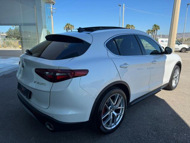 Alfa Romeo Stelvio 2.0 Turbo 280 CV AT8 Q4 Executive con impianto metano - Foto 4