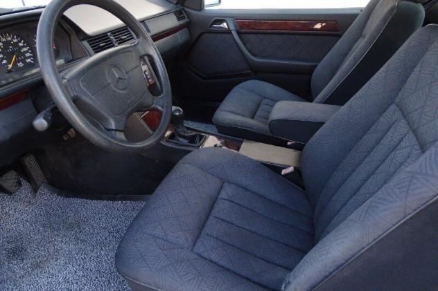 Mercedes-Benz Serie 200-320 200 CE-16 cat Coupé - Foto 5