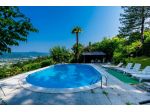 VILLA SINGOLA CON PISCINA