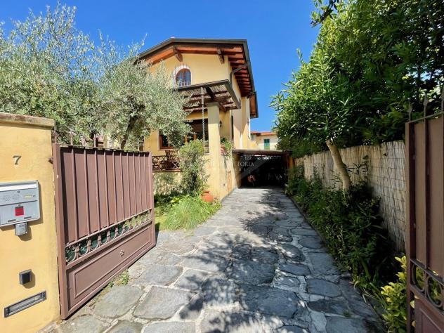 VILLA di 9 vani e di 130 mq (PIETRASANTA) rif. 099/VE - Foto 2
