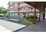 Locale commerciale in vendita a Manzano