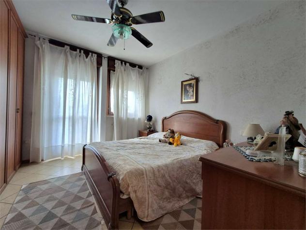 V005483 - Recente appartamento su due livelli con terrazzo solarium e doppi garage - Foto 2