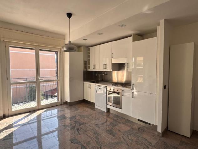 Appartamento di 55 m² con 2 locali e box auto in affitto a Milano - Foto 4