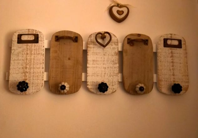 Appendiabiti da parete in legno - Foto 4
