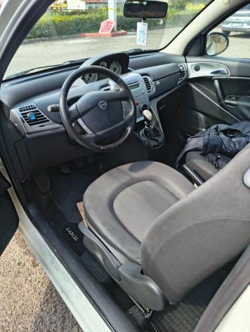 Lancia Ypsilon 1.2 69 CV DIVA - Foto 4