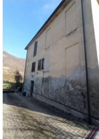 Immobile in asta di 70 m² con più di 5 locali e box auto in vendita a Borgo Priolo - Foto 2