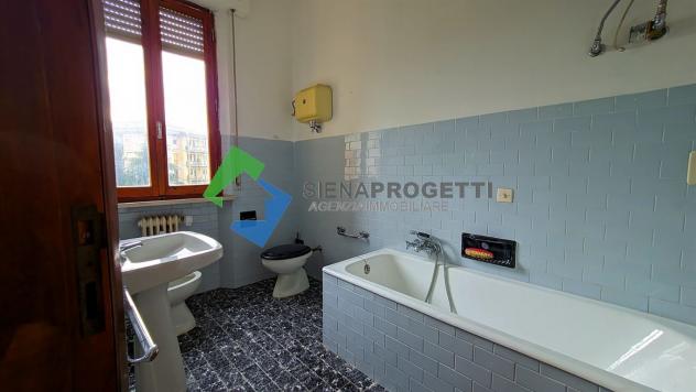 Via Perfetti a Siena. Grande Quadrilocale da 130 mq , 3 camere, 2 bagni, con Box e Posto Auto! - Foto 9