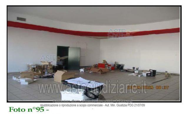 IMMOBILI-IMMOBILE COMMERCIALE-via Giuseppe Mercalli 2 - Foto 7