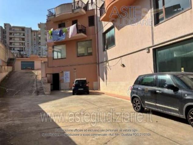 IMMOBILI-IMMOBILE COMMERCIALE-Via Cupoletti, 31 - Foto 3