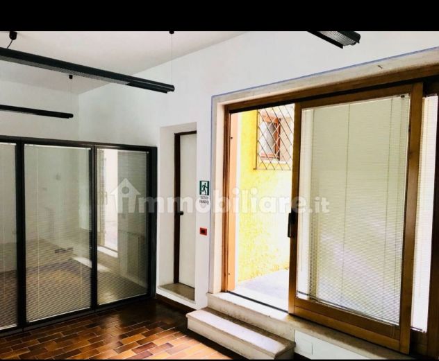 NEGOZIO/UFFICIO AD ALTA VISIBILITÀ – SAN MICHELE, VERONA - Foto 8