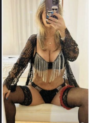 BELLISSIMOA MASSAGGIATRICE PER STIMOLAZIONI Tel:3512873398