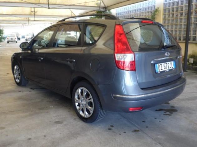 HYUNDAI i30 CW 1.6 CRDi VGT 16V 115CV Active rif. 16435721 - Foto 2