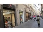 Commerciale in affitto a Lucca