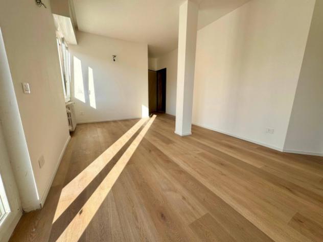 Attico / Mansarda di 103 m² con 3 locali in vendita a Milano - Foto 11