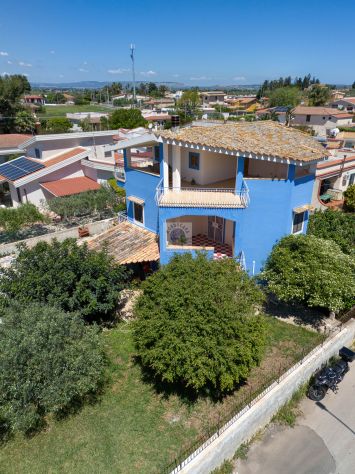 ARENELLA, VILLA INDIPENDENTE SU 2 LIVELLI, TERRENO DI 650 MQ, ABITABILITA'