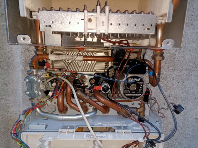 Caldaia Vaillant vmw 242 camera stagna gas - Foto 3