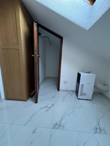 Bilocale mansardato ristrutturato e arredato - Foto 15