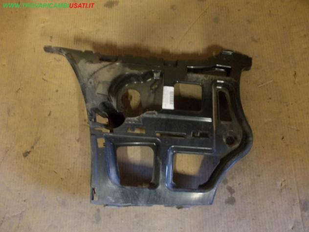 GUIDA LAT. PARAURTI POST.S. BERL 09 BMW Serie 3 E90 4 porte BMW - Serie 3 E90 4 porte - 01-10-2008 - 01-12-2011