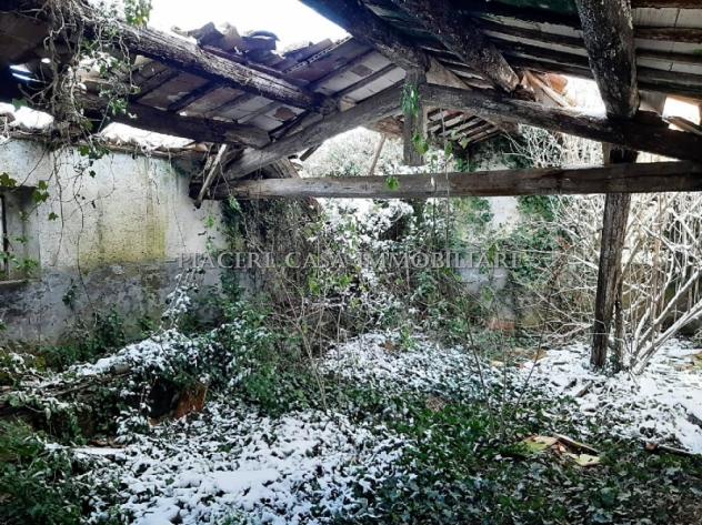 Casale da ristrutturare con 2 ha di uliveto in vendita nel circondario di Orvieto - Foto 9