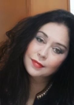 Cerco lavoro come Dama di compagnia per signore Anziane