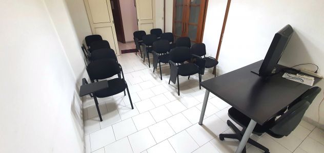 Locale ufficio attrezzato con posti auto - Foto 8