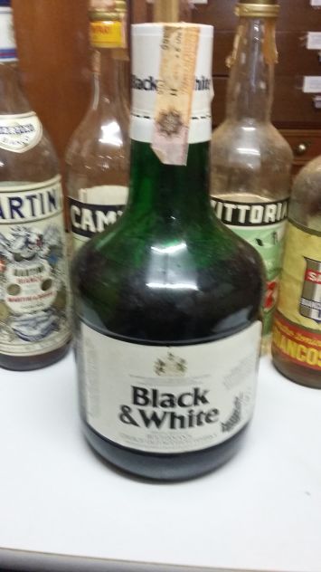 Black & White Magnum 'VINTAGE'