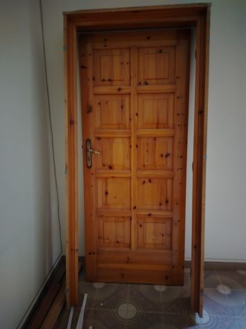 6 PORTE IN LEGNO MASSELLO DI PINO USATE – LOTTO 500 € TRATTABILI