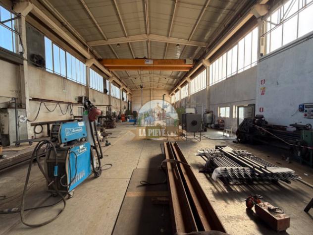Immobile di 1100 m² con 2 locali in vendita a Novi Ligure - Foto 3