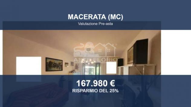 Immobile in asta di 128 m² con più di 5 locali e box auto in vendita a Macerata