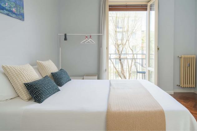 Room n°1 - Large and comfortable room Piazza De Angeli, Milan