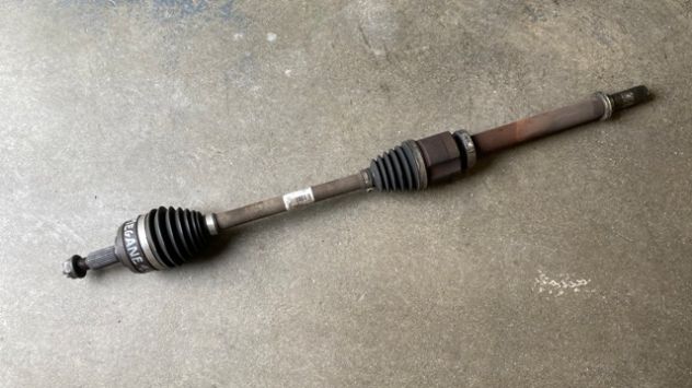 Semiasse anteriore DX Renault Megane 3 1.5DCI del 2011 (391006777R)