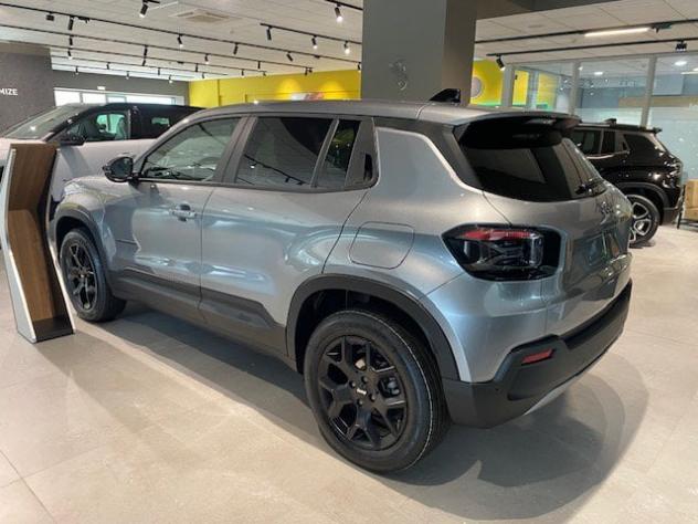Jeep Avenger e-Hybrid 1.2 MHEV e-Hybrid Turbo Black Edition - Foto 6