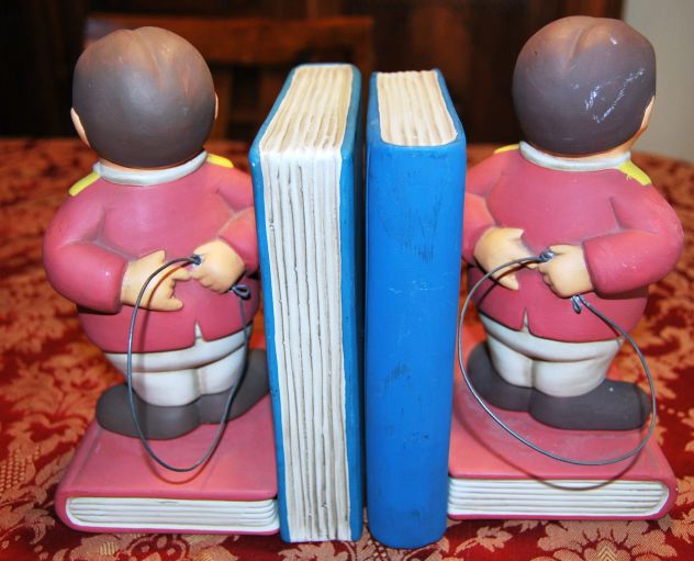 coppia di reggilibri in ceramica firmati la gatta - Foto 3